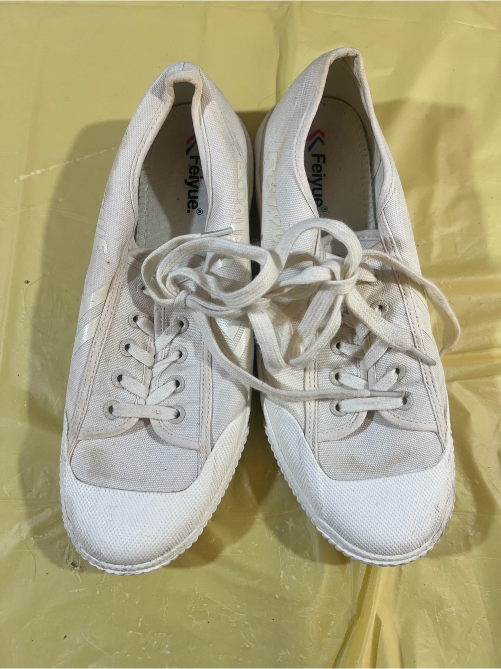 Feiyue Women's Canvas Low-Top Sneakers in Off-White A2